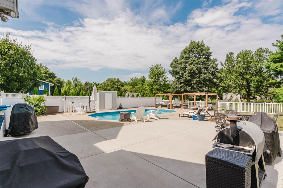 main property photo 49