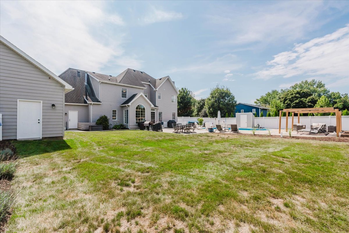 main property photo 50