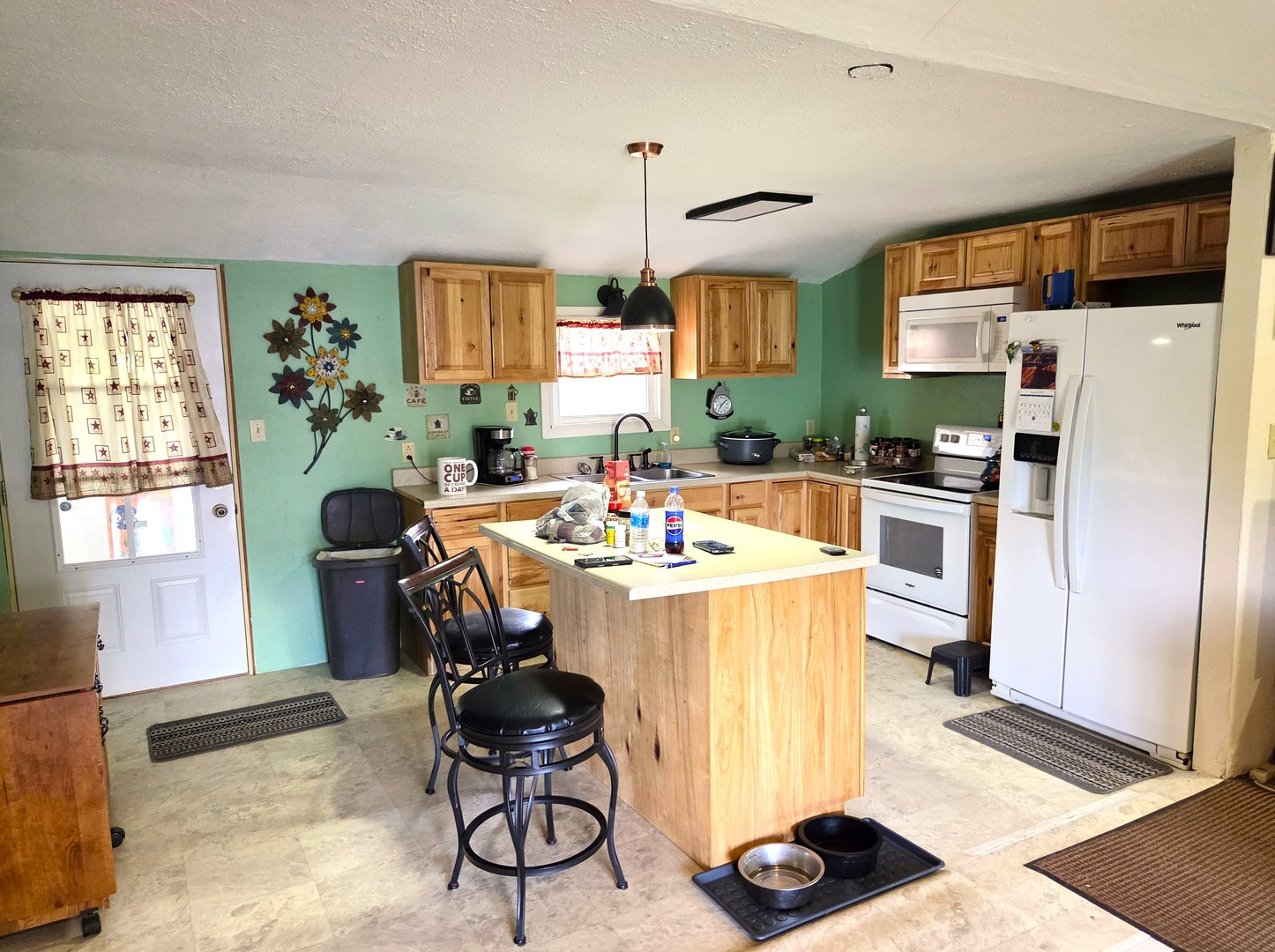 main property photo 3