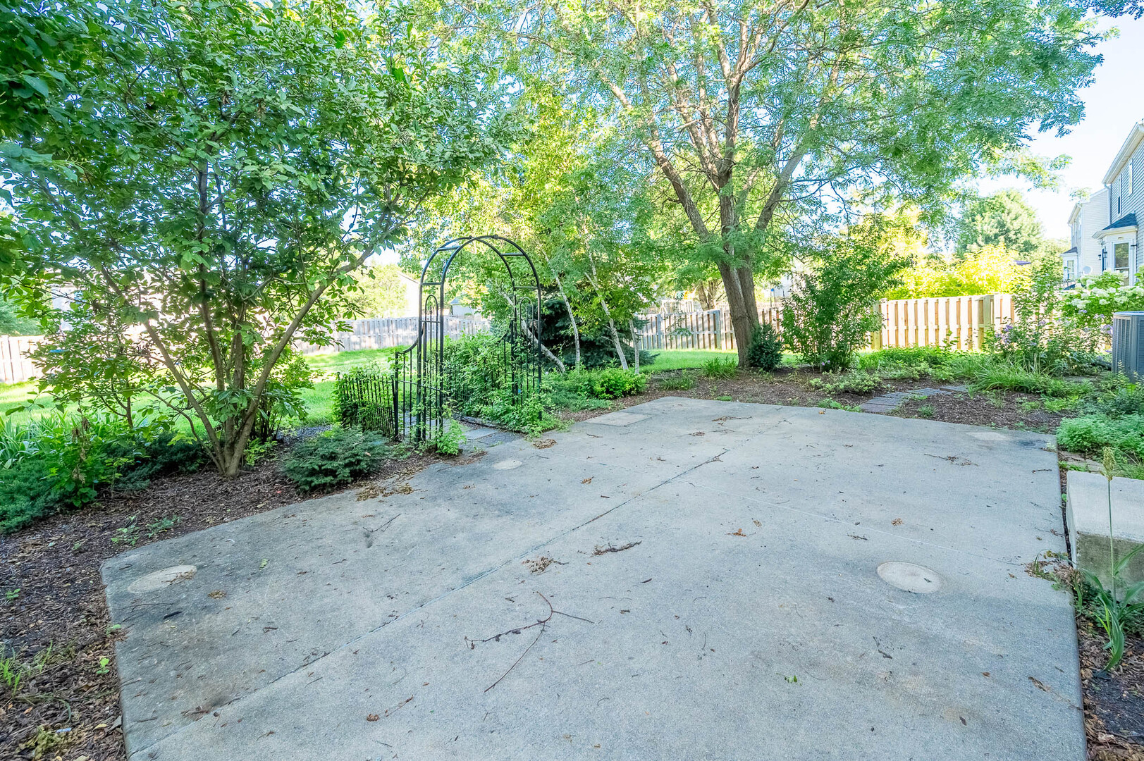 main property photo 16