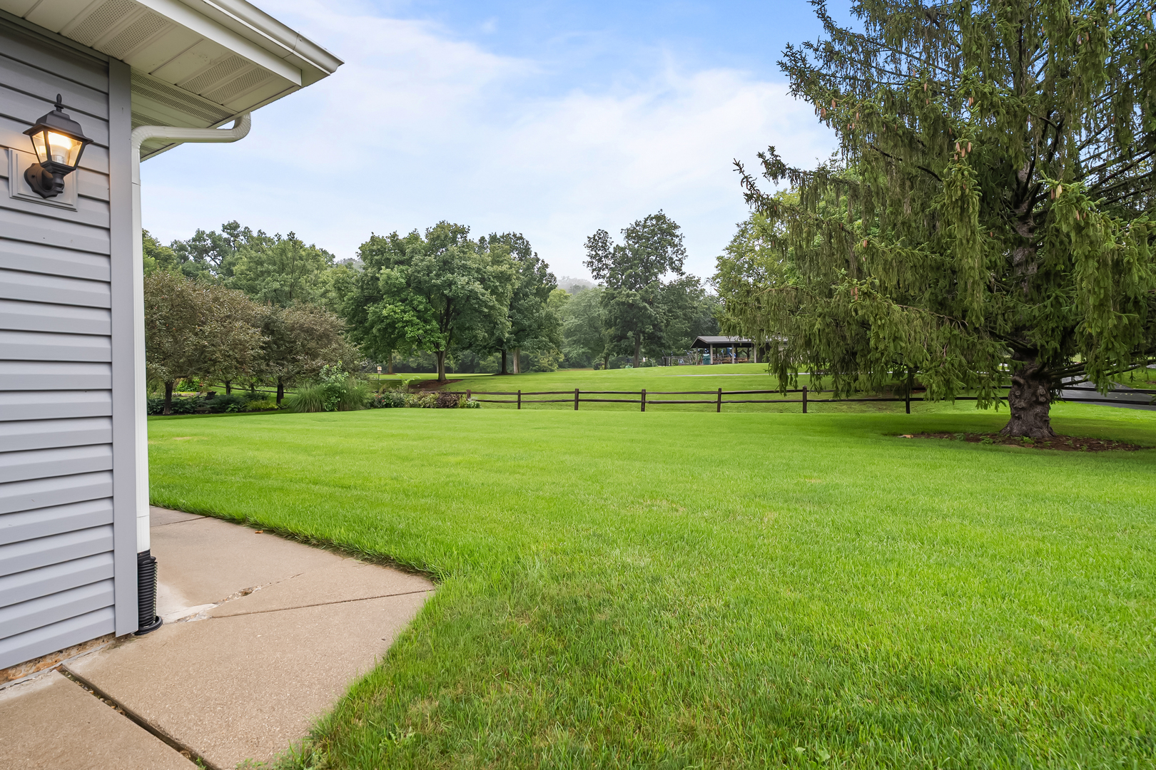 main property photo 59