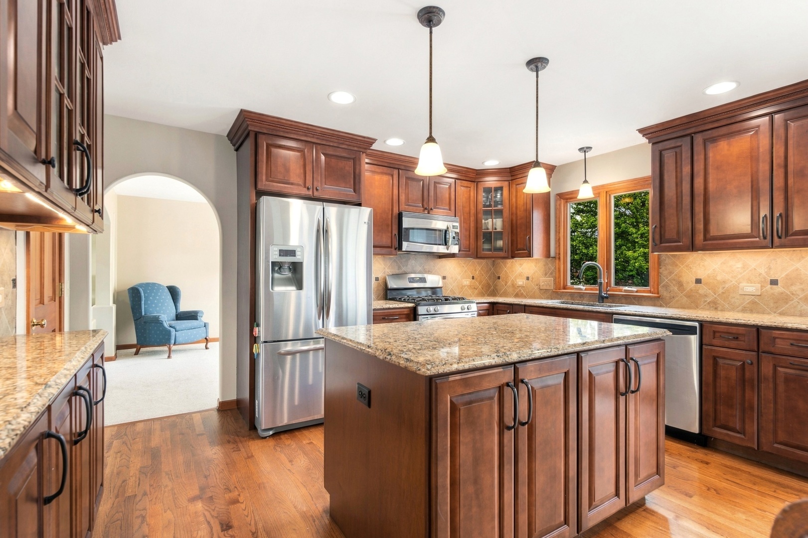 main property photo 6