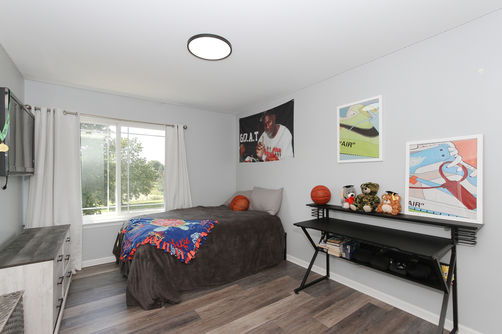 main property photo 26