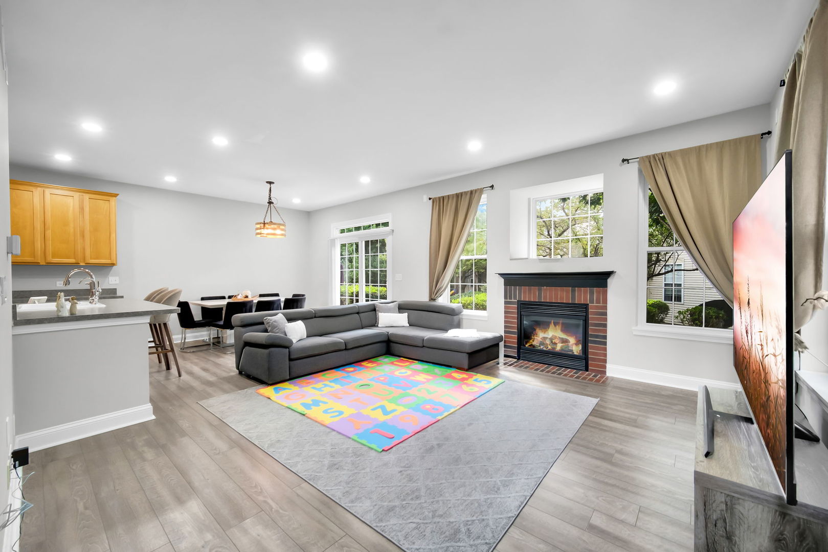 property viewer photo 5