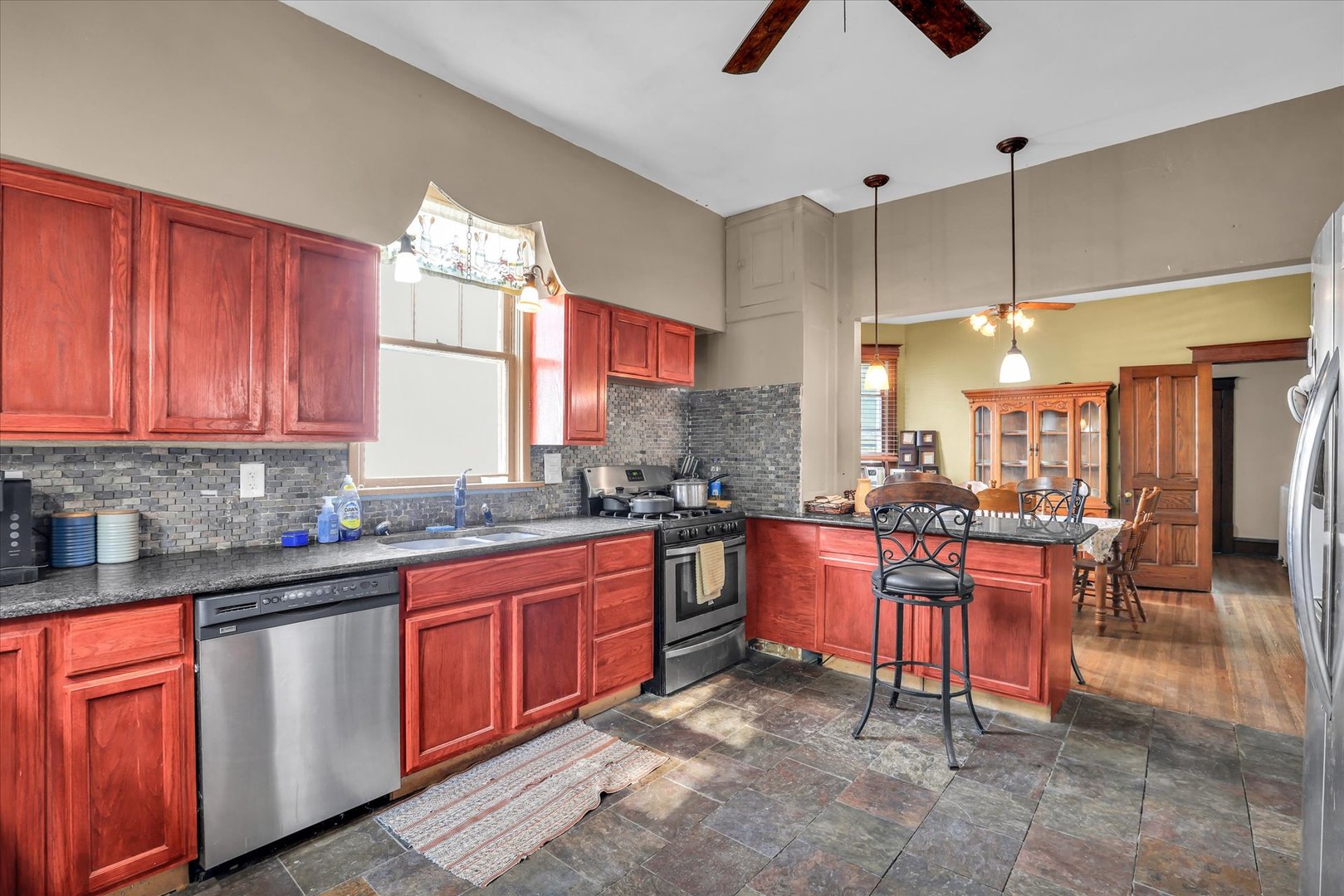 main property photo 15