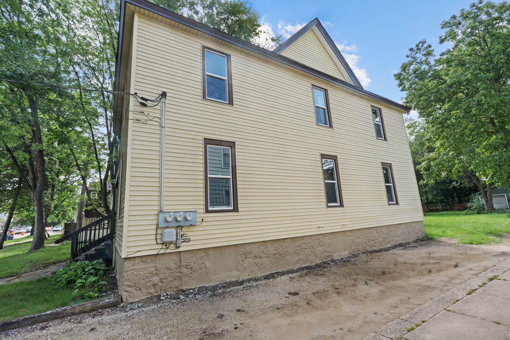 main property photo 4