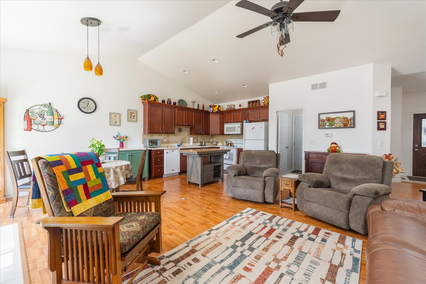 main property photo 8
