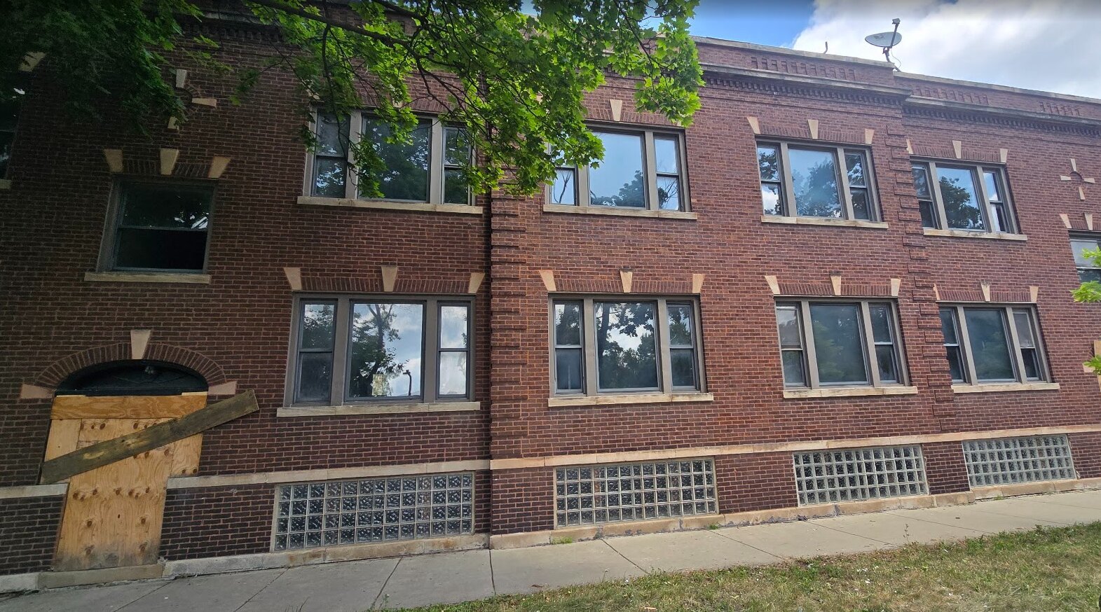 main property photo 2