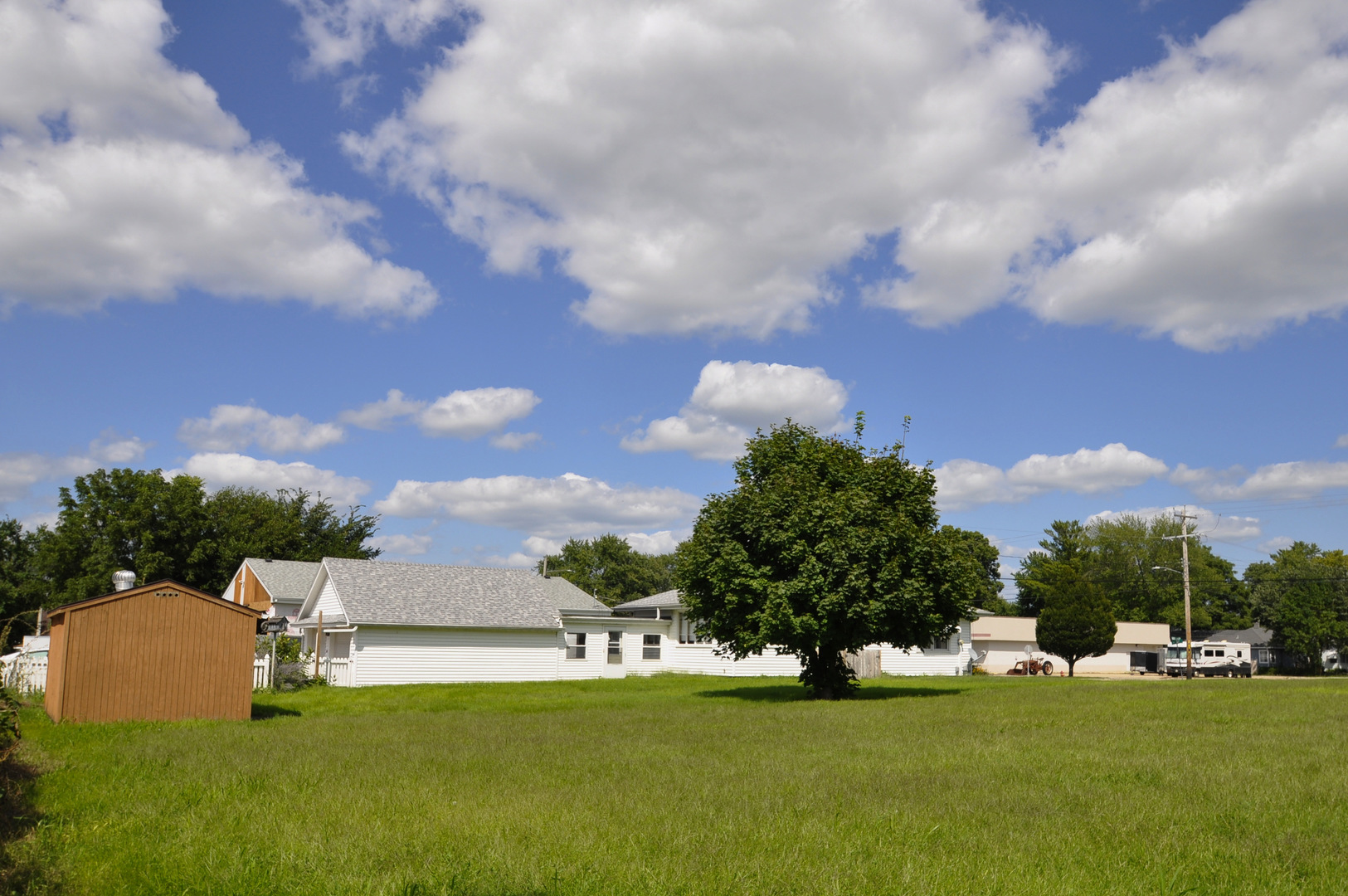 main property photo 37