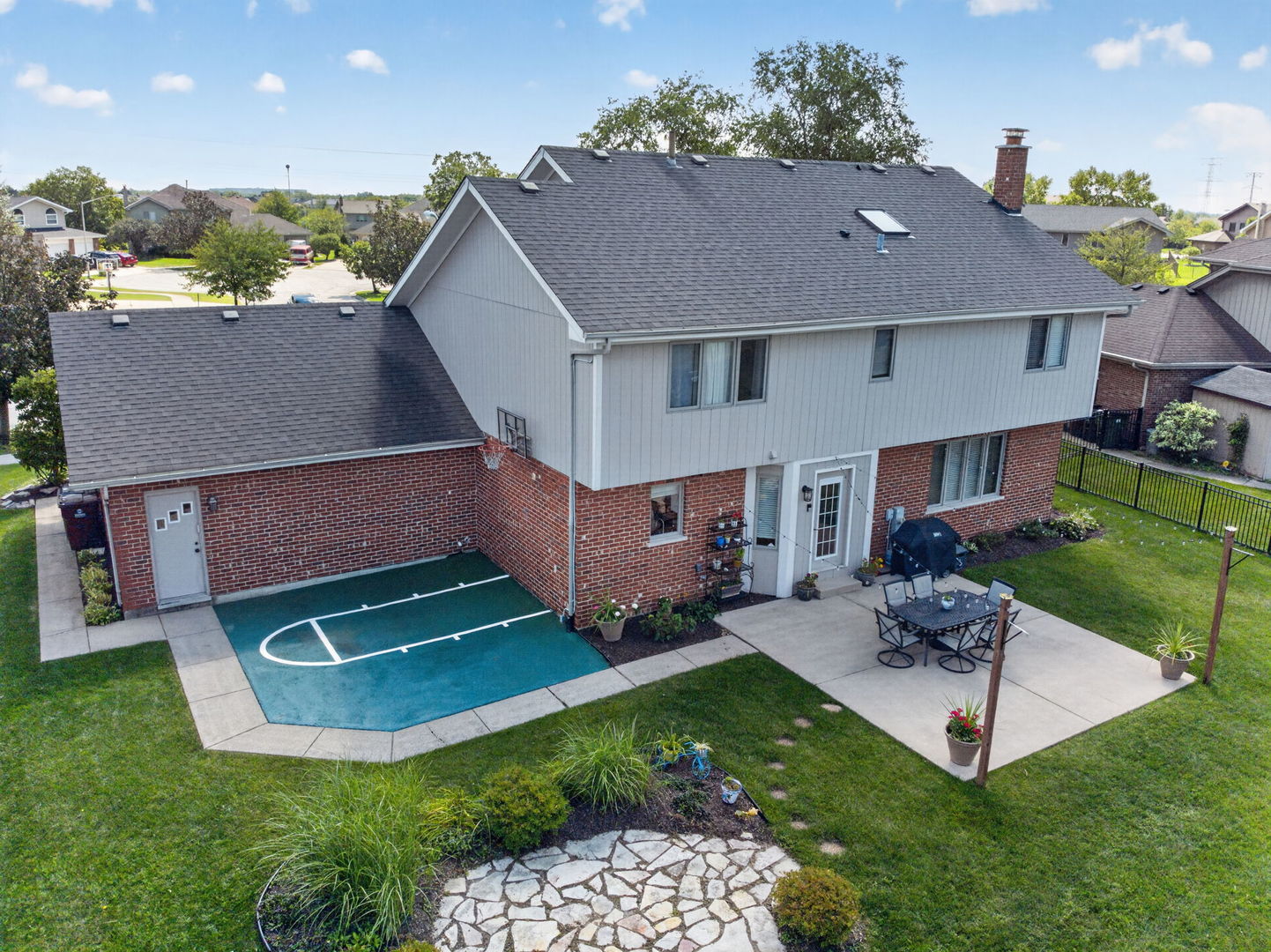 main property photo 18