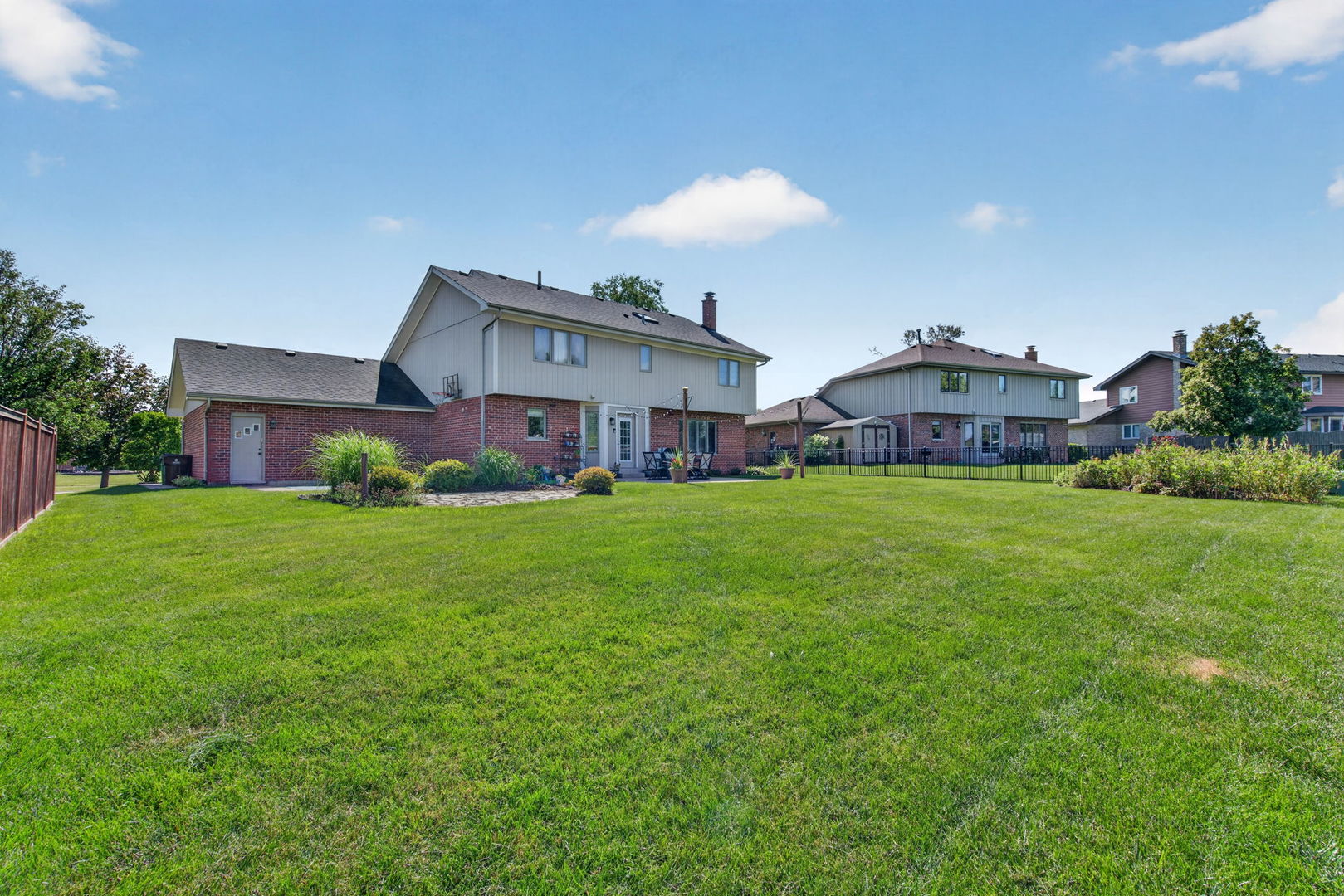 main property photo 26