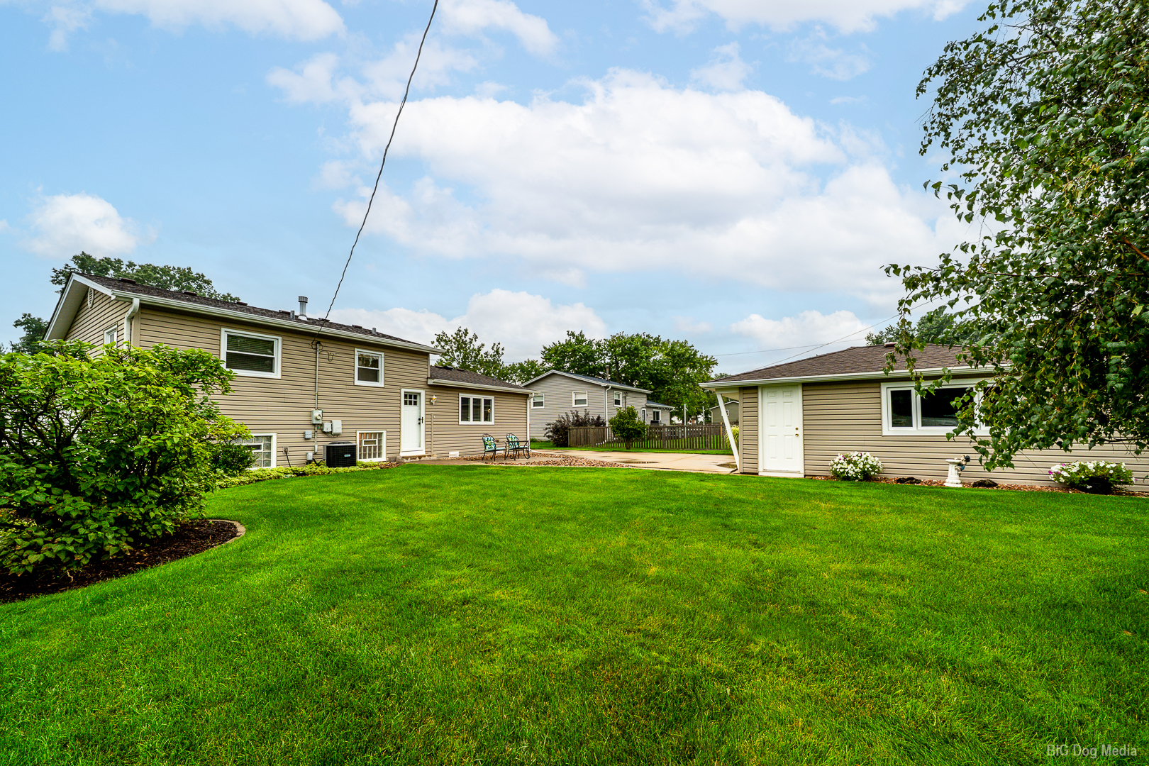 main property photo 19