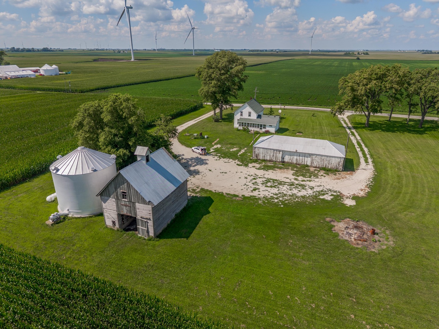 main property photo 8