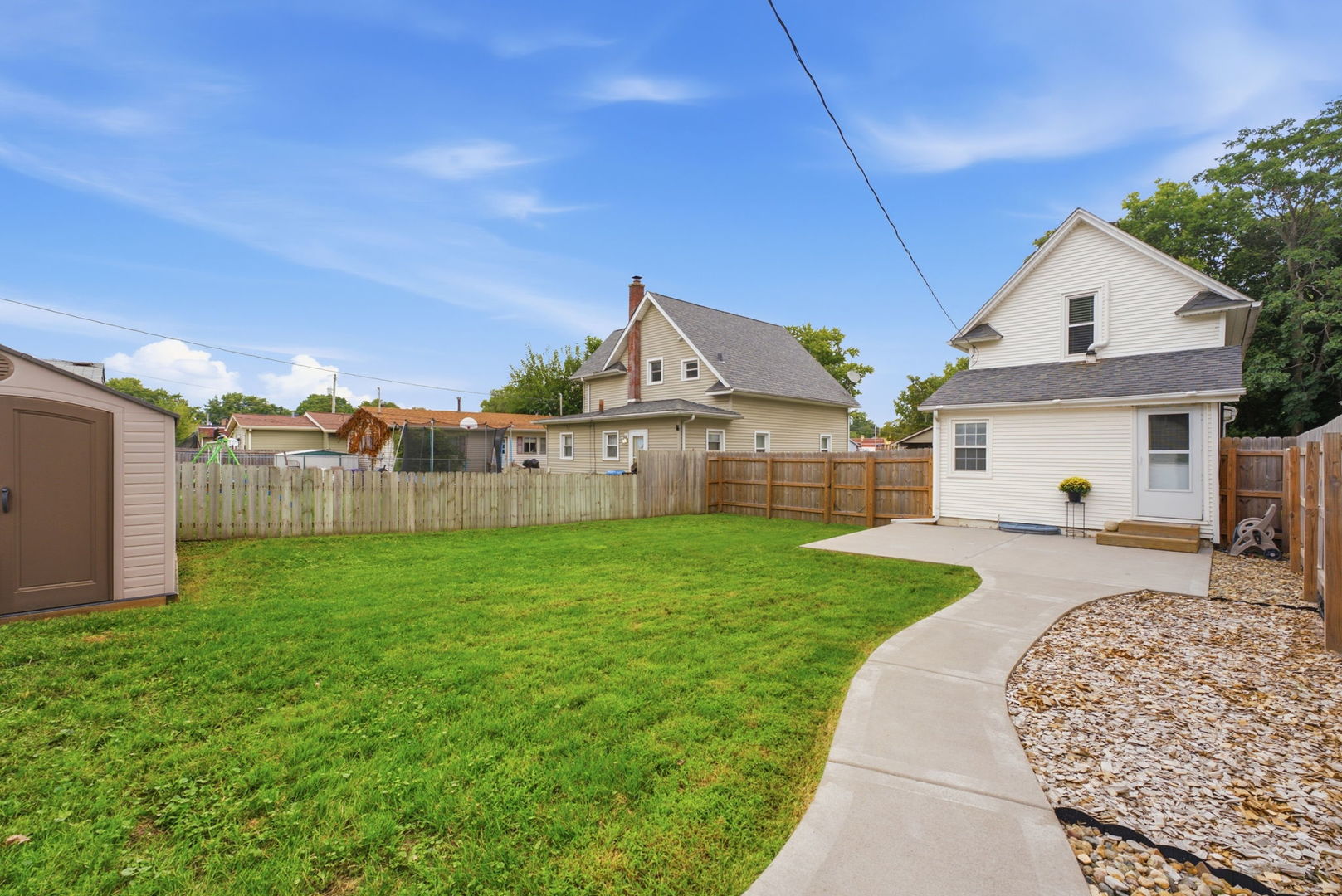 main property photo 17