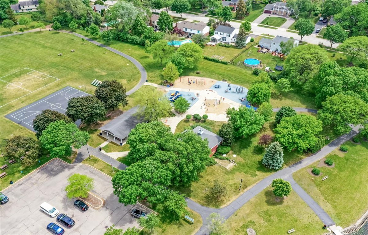 main property photo 36