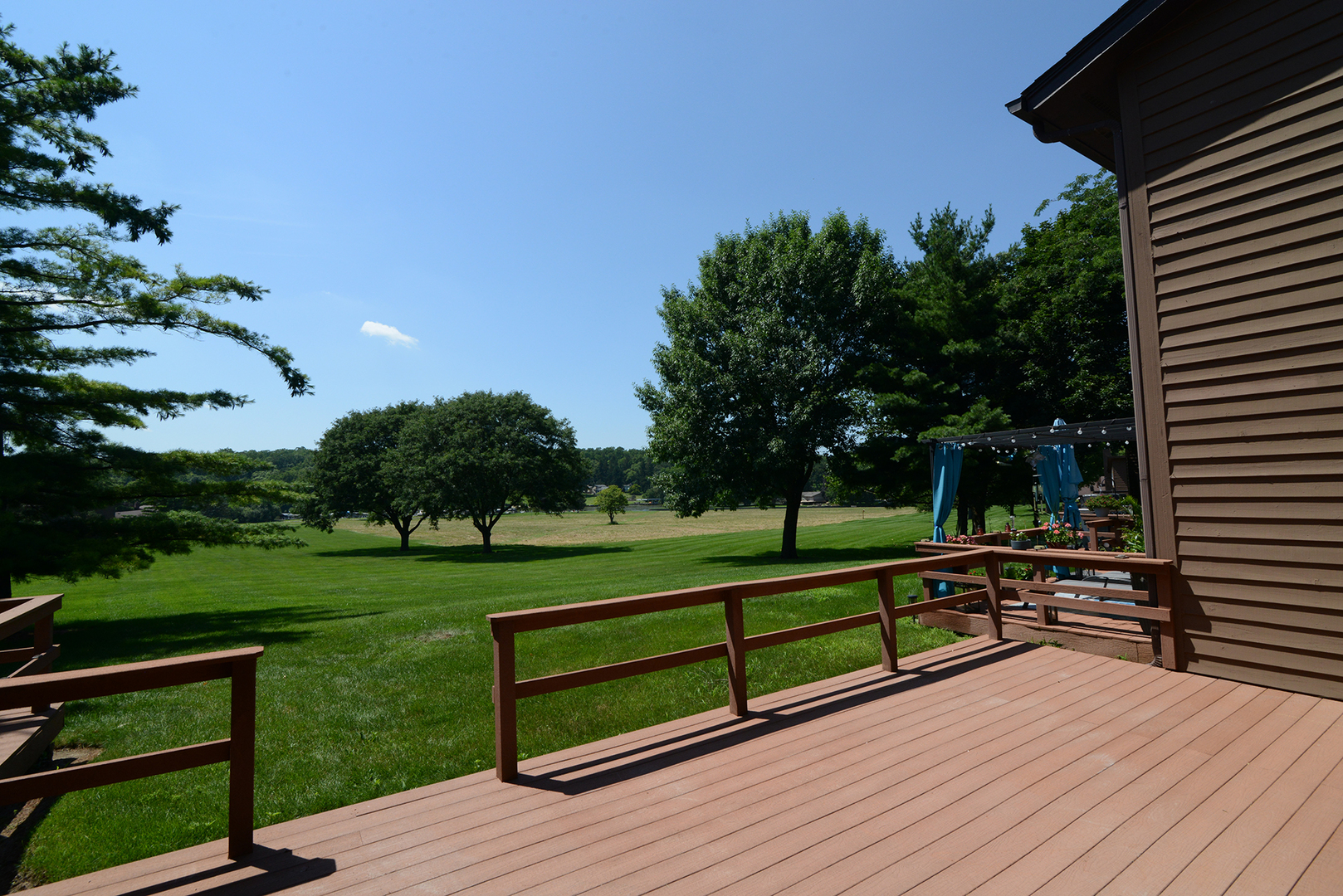property viewer photo 7