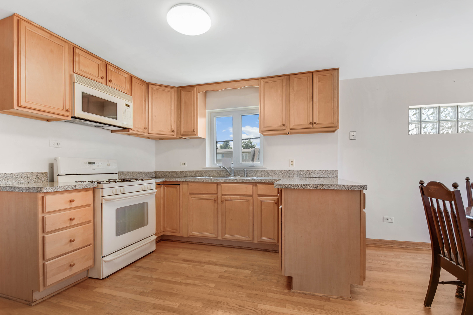 property viewer photo 7