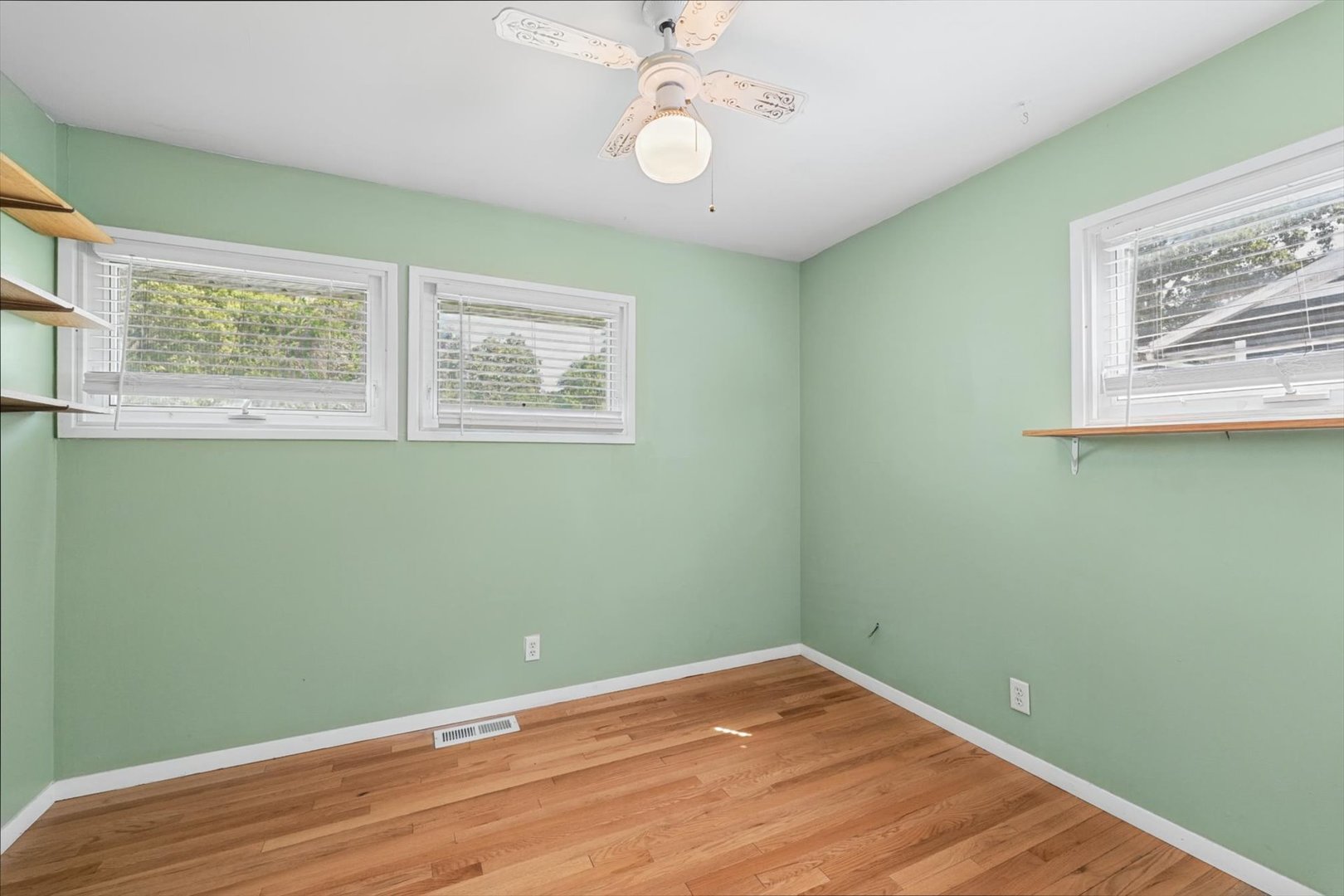 property viewer photo 16