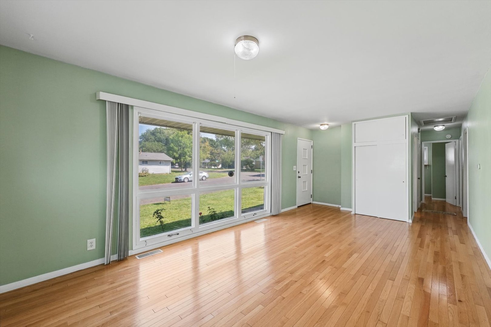 property viewer photo 5