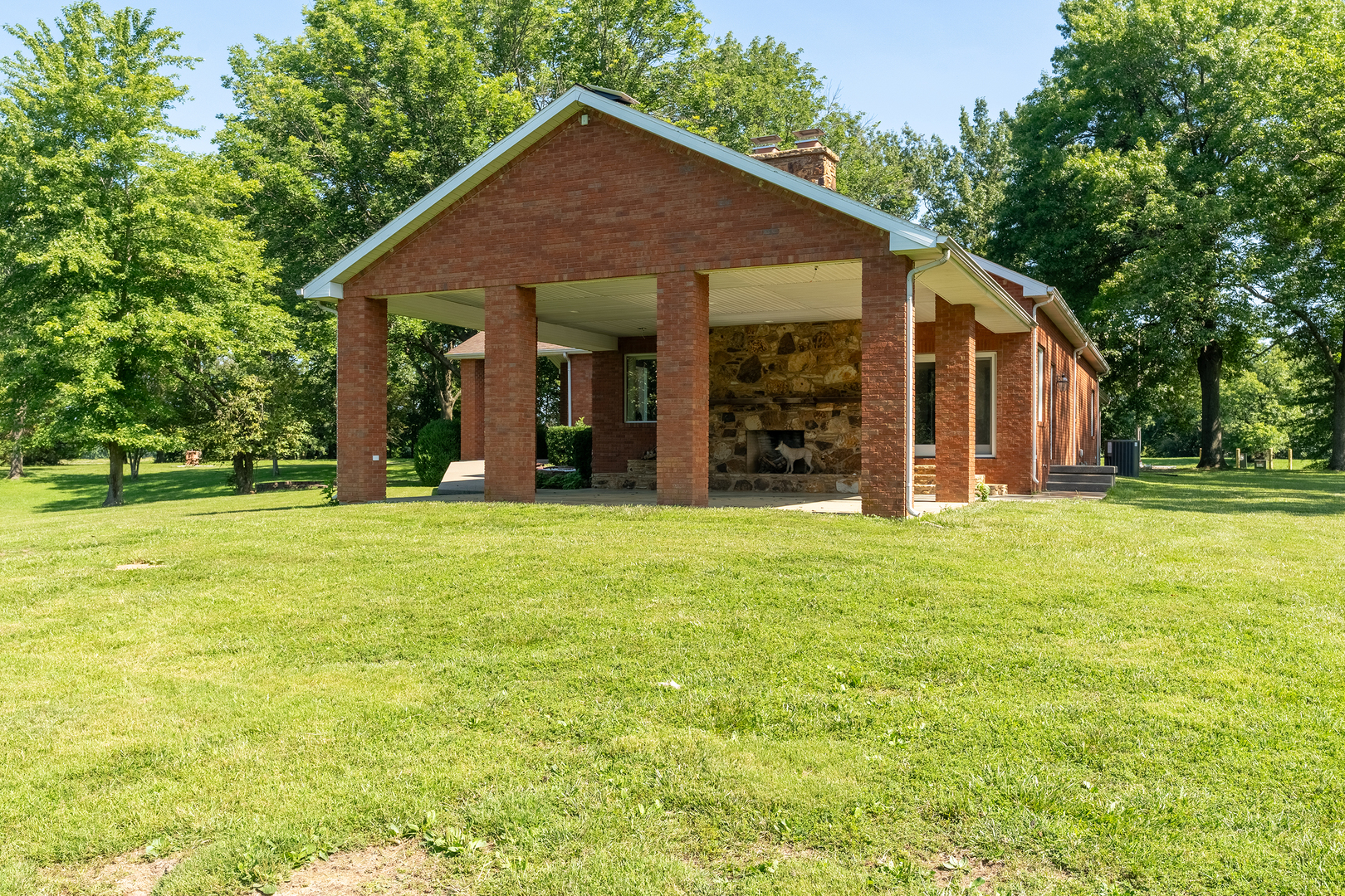 main property photo 31