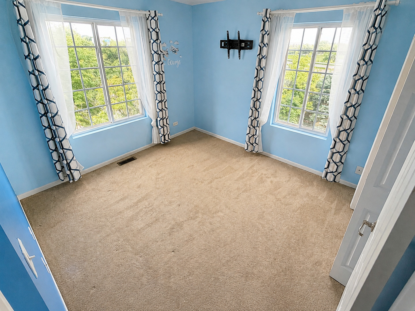 property viewer photo 5