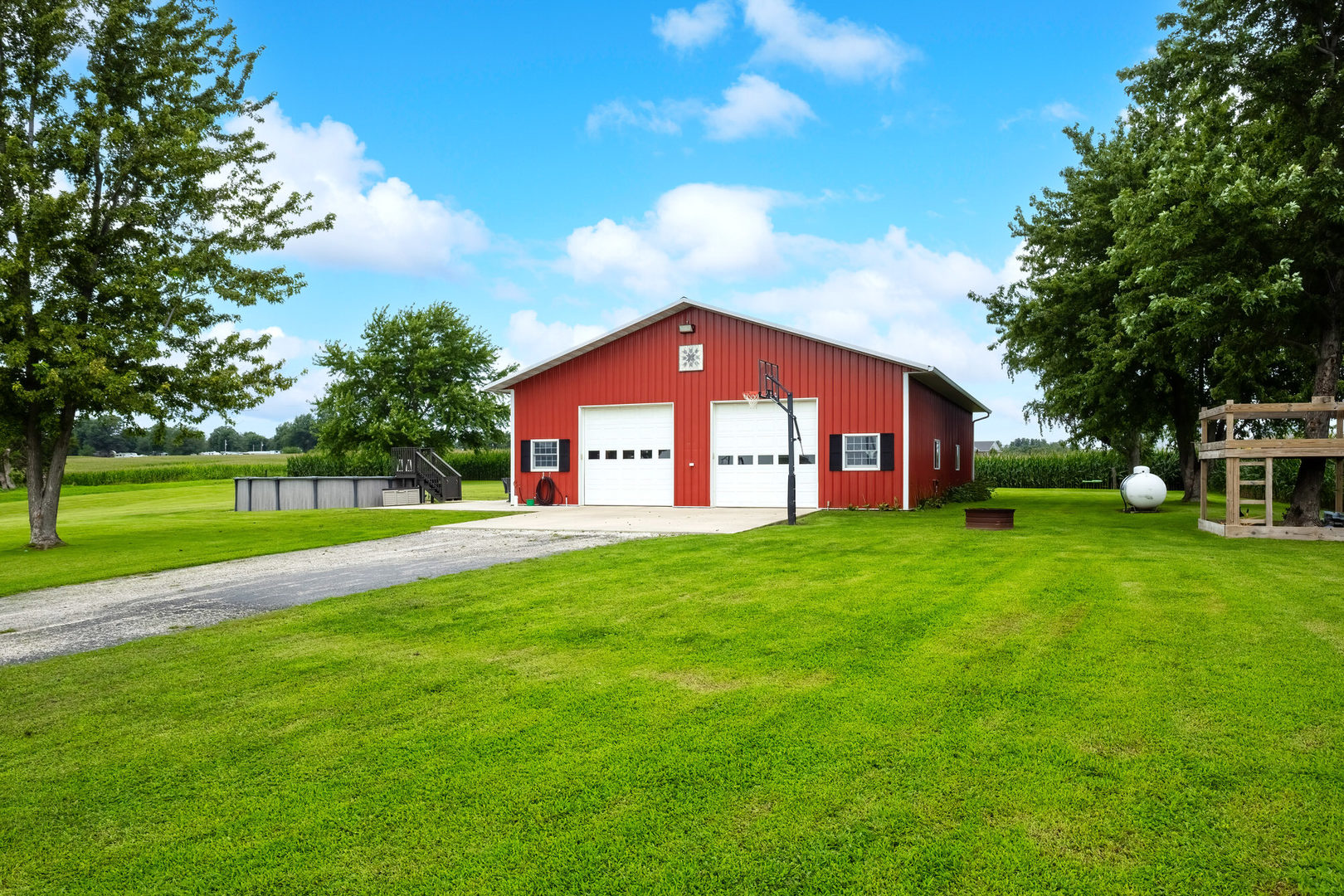 main property photo 41