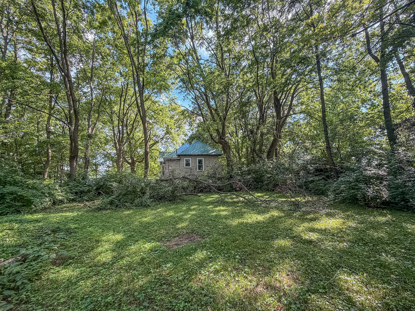 main property photo 28