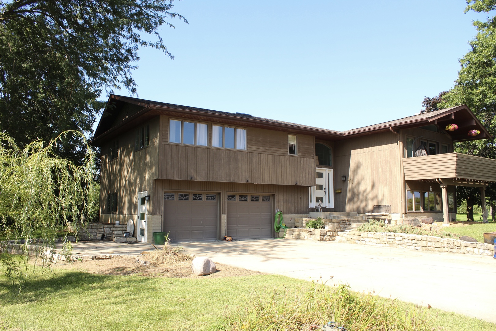 main property photo 38