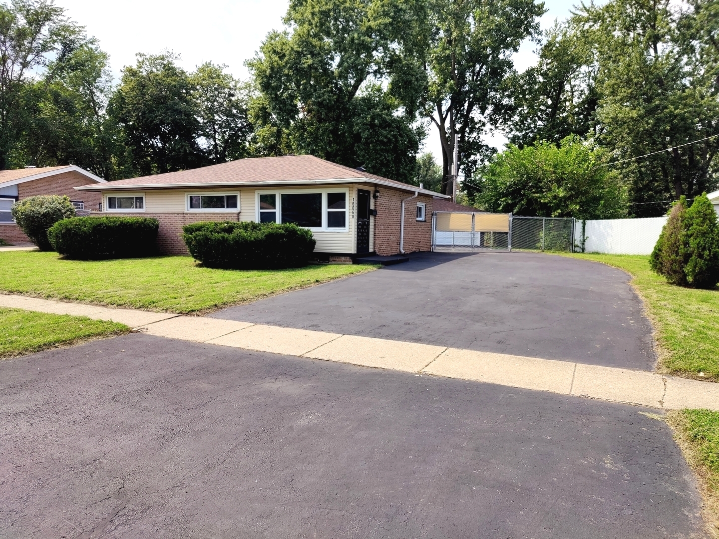 property viewer photo 1