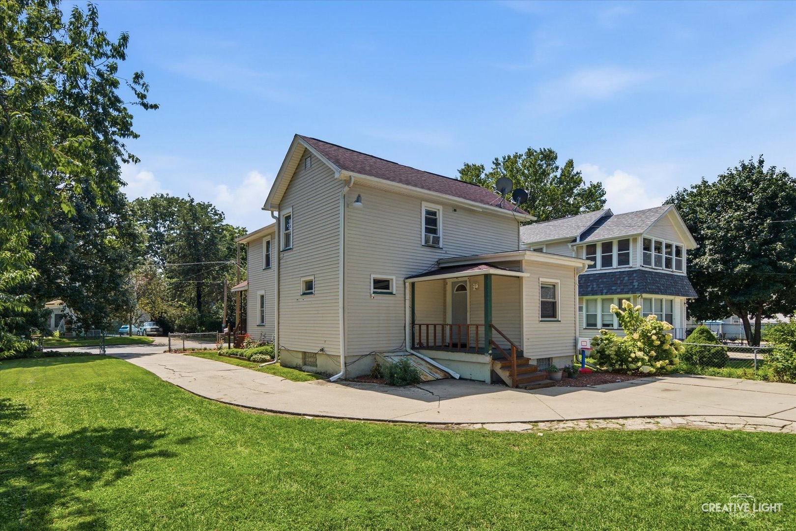 main property photo 16