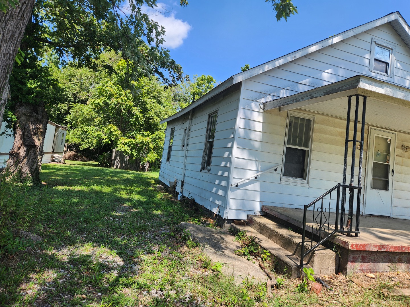 main property photo 25