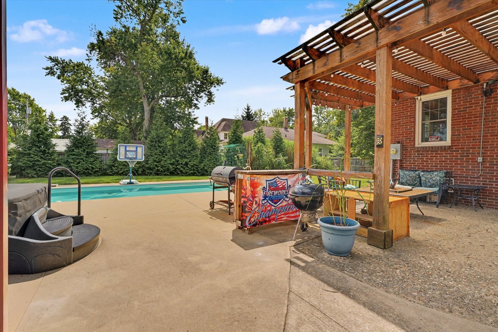main property photo 46