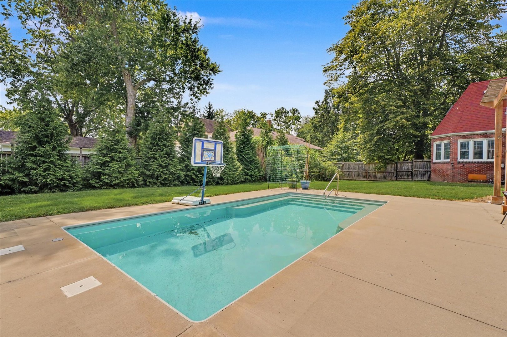 main property photo 50