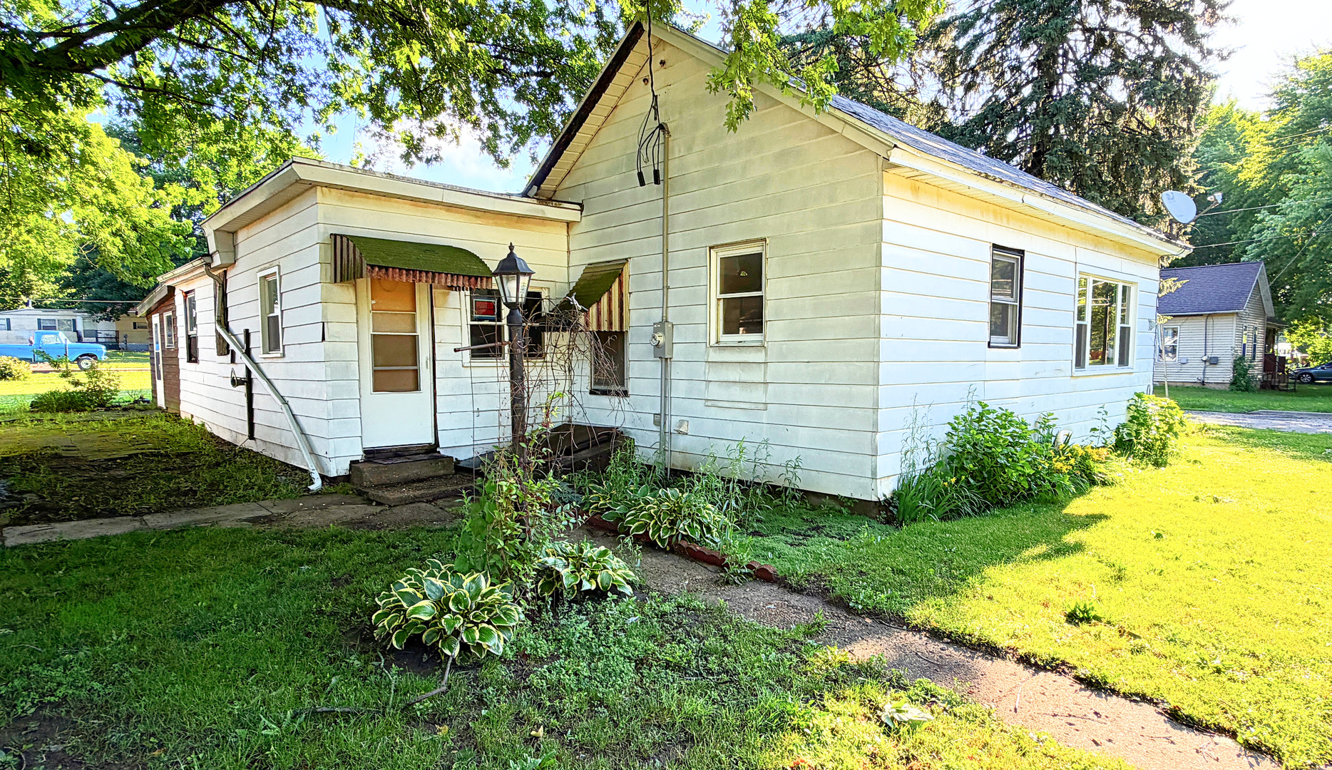 main property photo 17