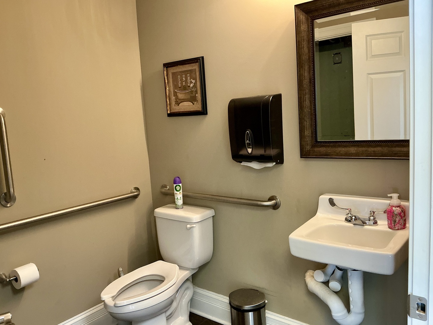 main property photo 8