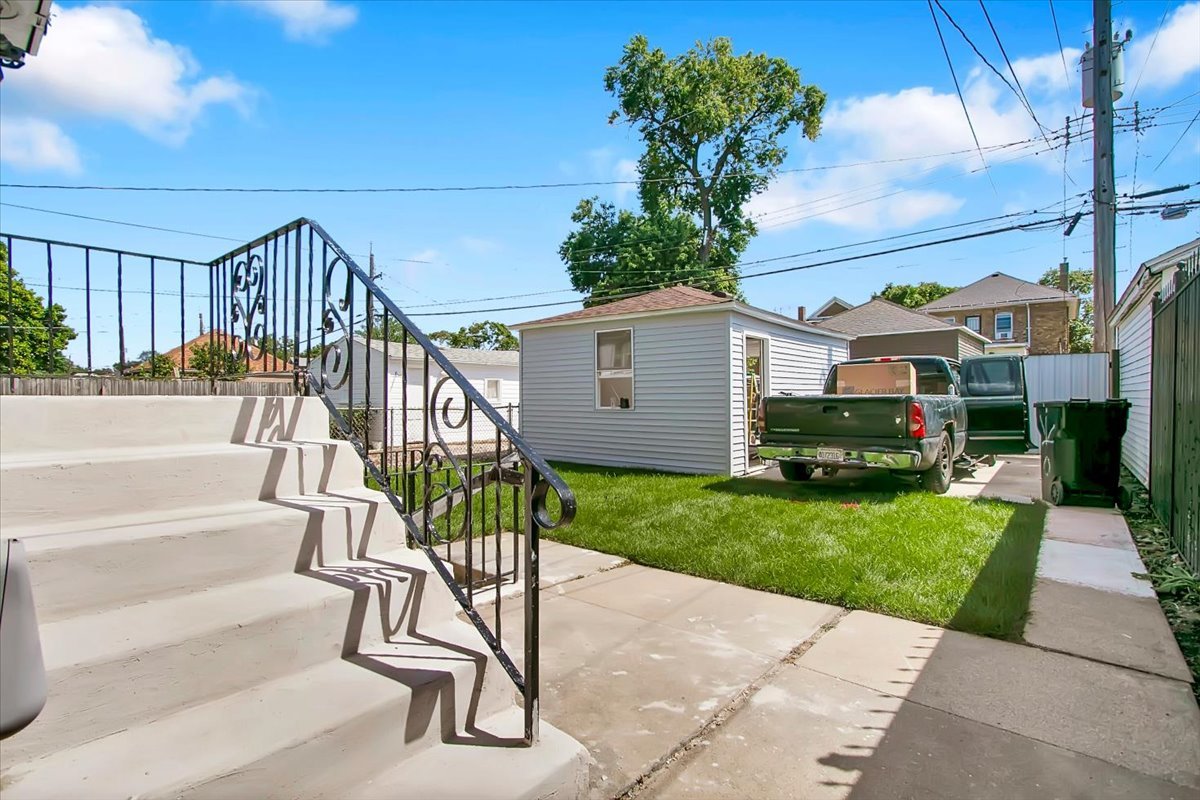 main property photo 37