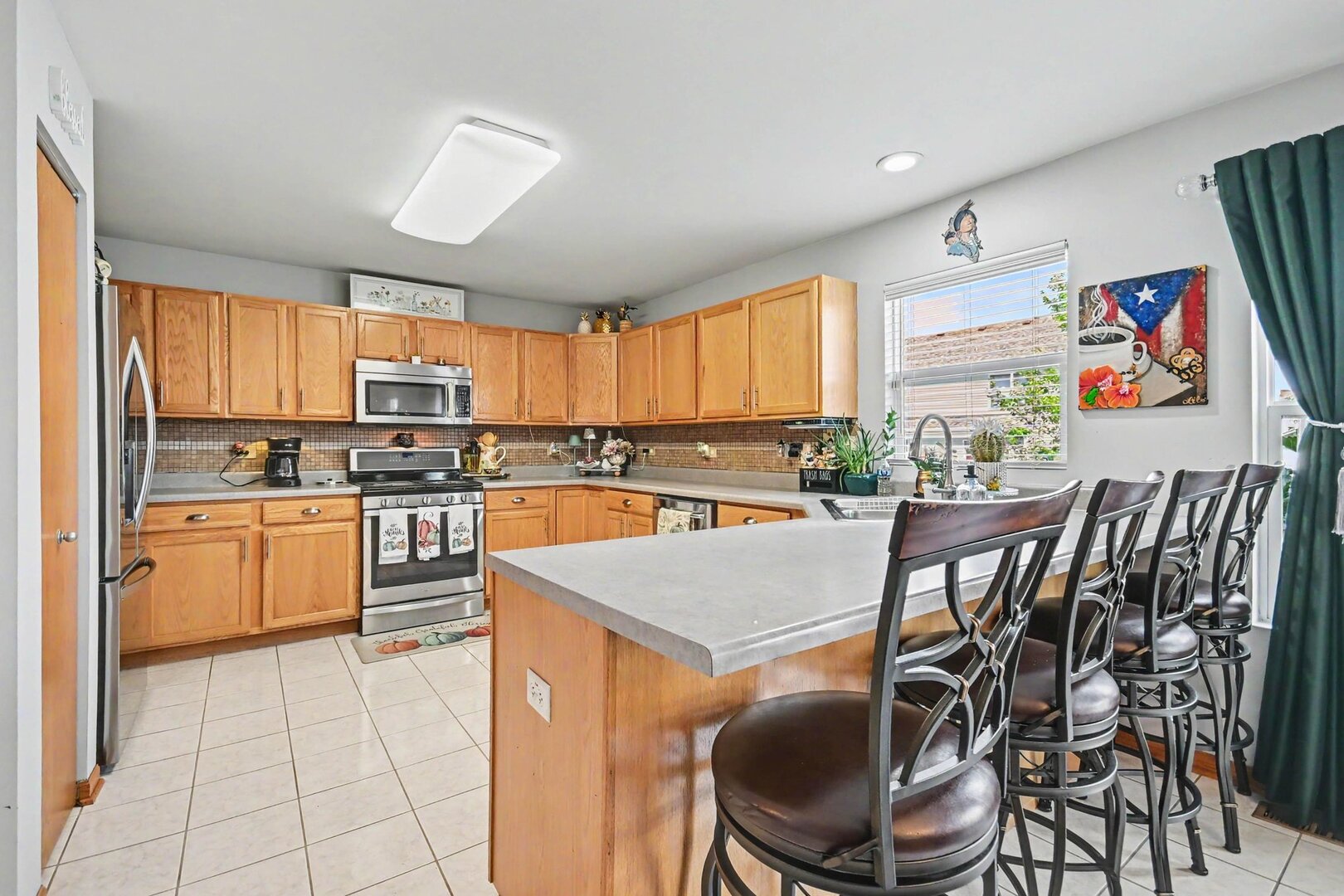 main property photo 7