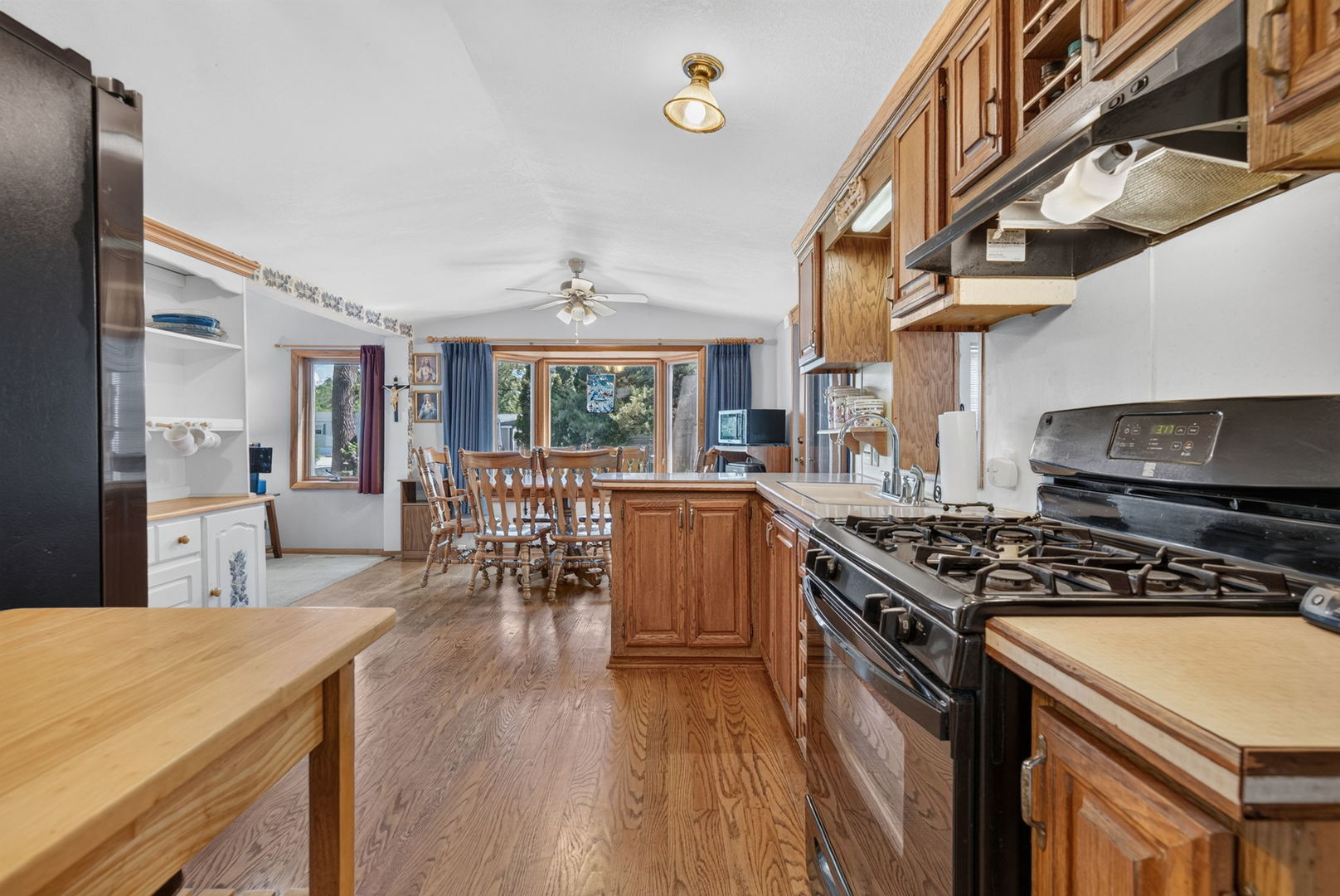 main property photo 33