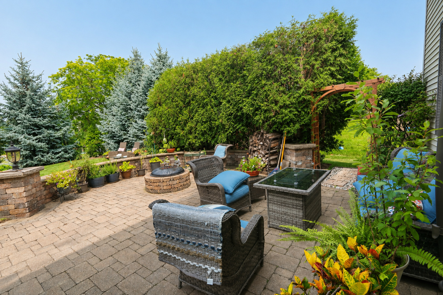 main property photo 16