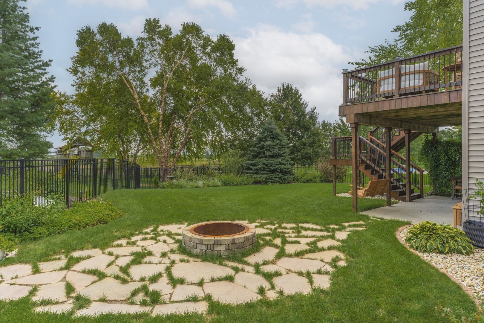 main property photo 51