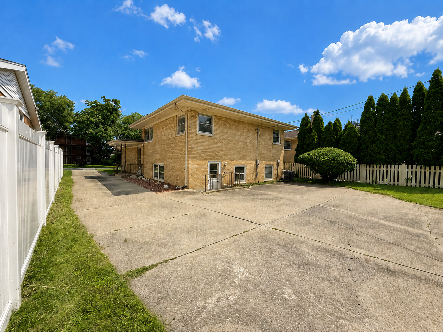 main property photo 37