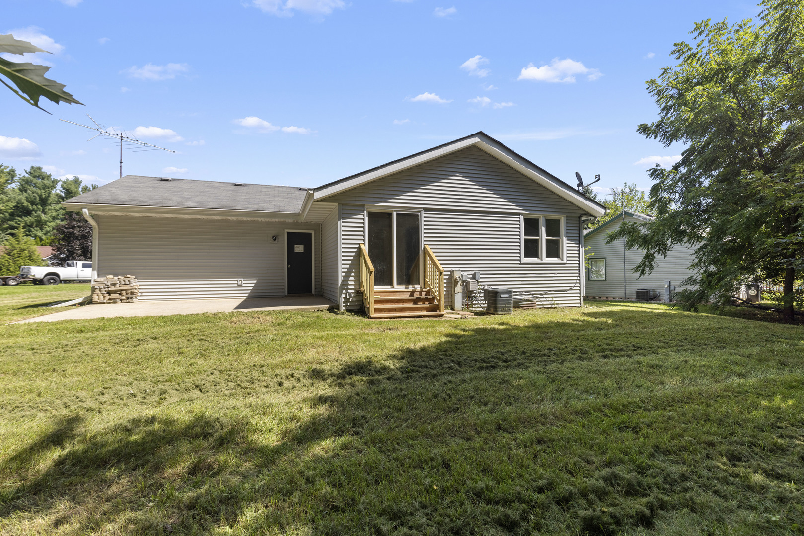 main property photo 20