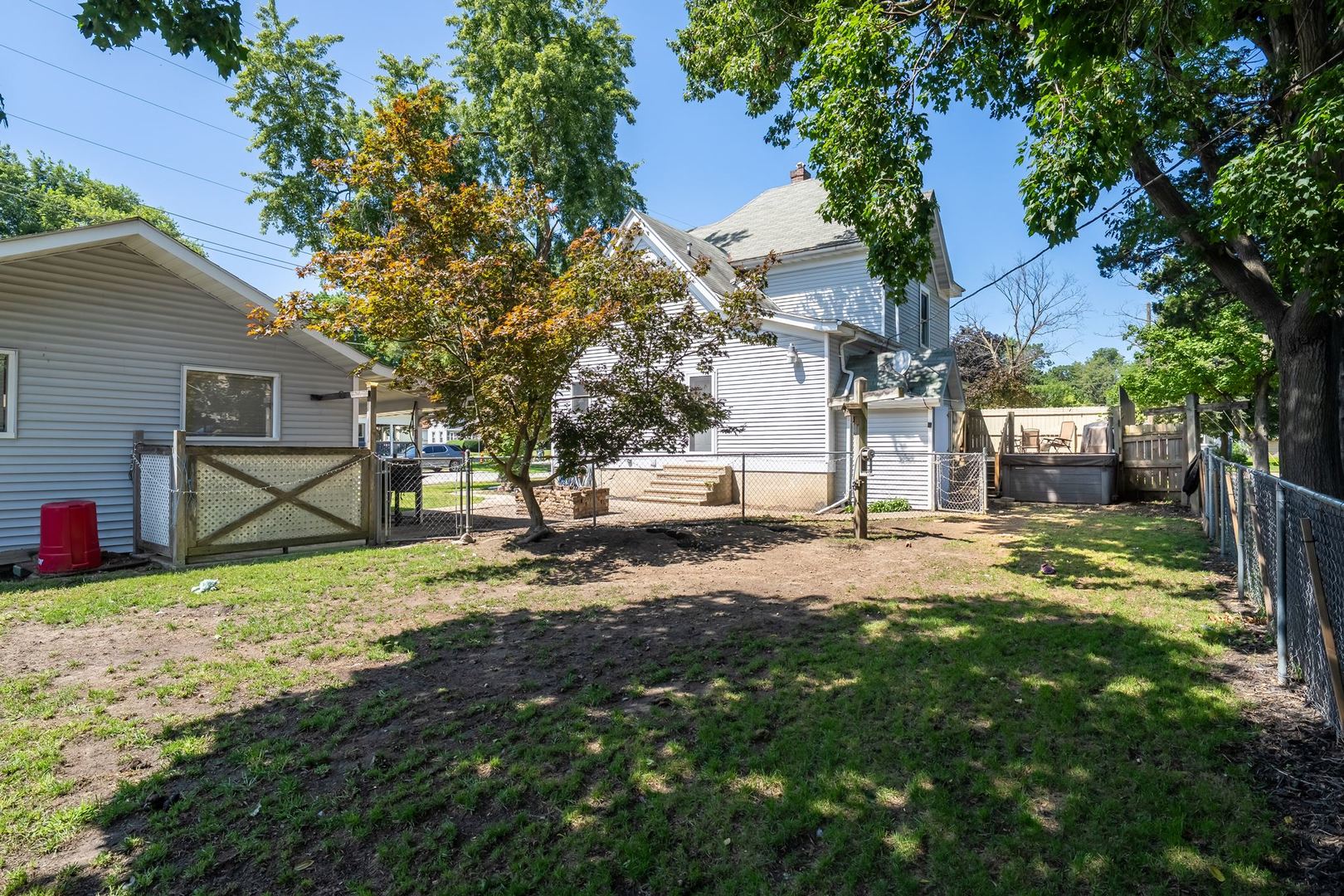 main property photo 35