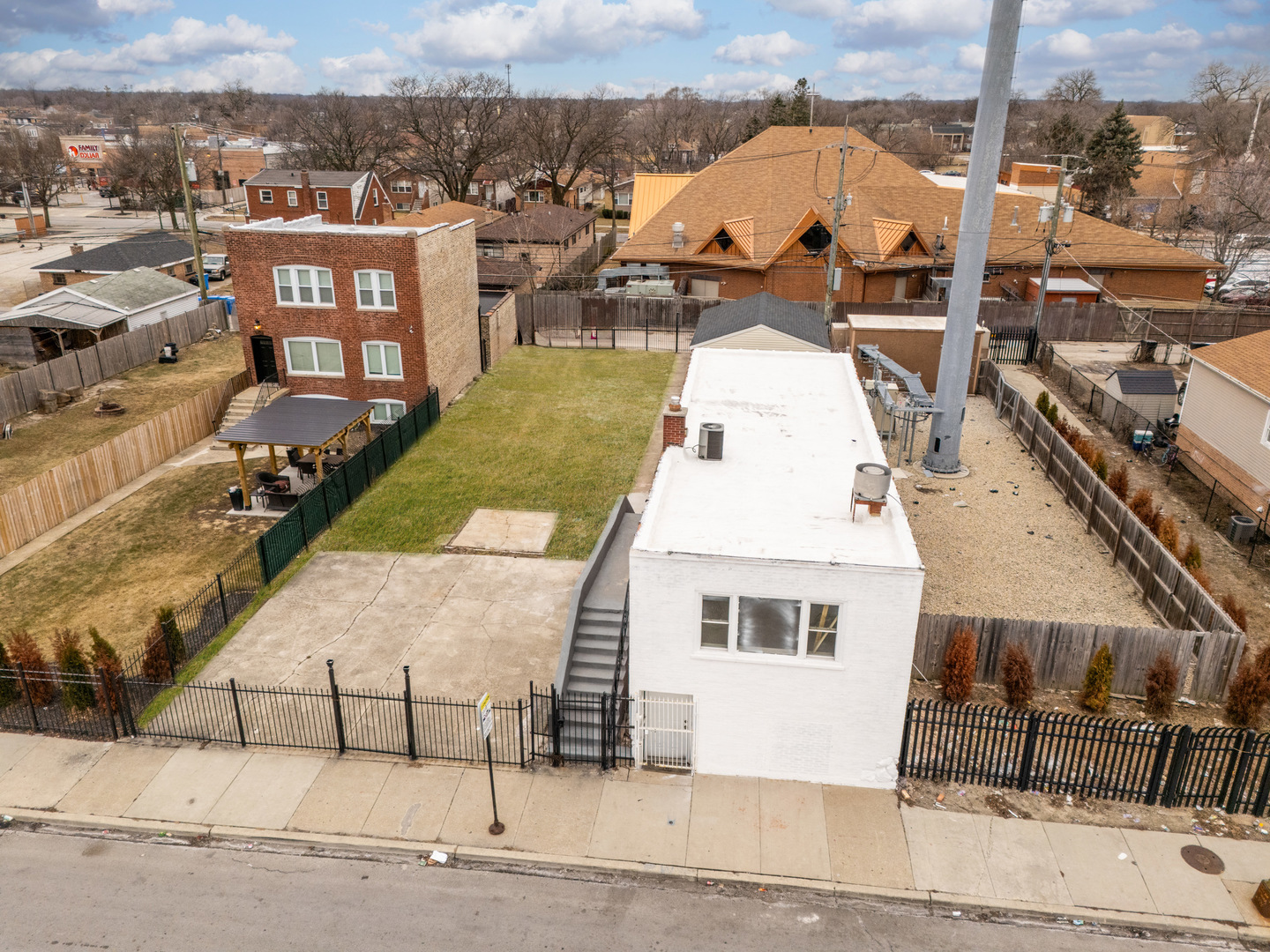 main property photo 14