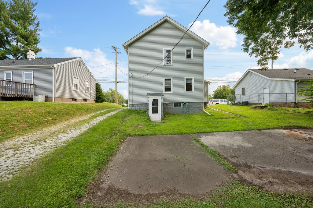 main property photo 28