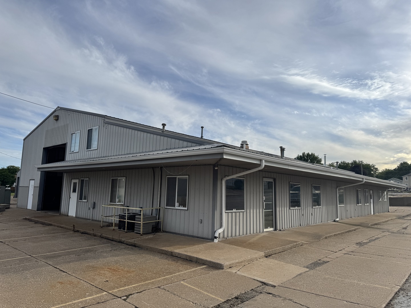 120 Lost Grove Rd, Princeton, IA 52768