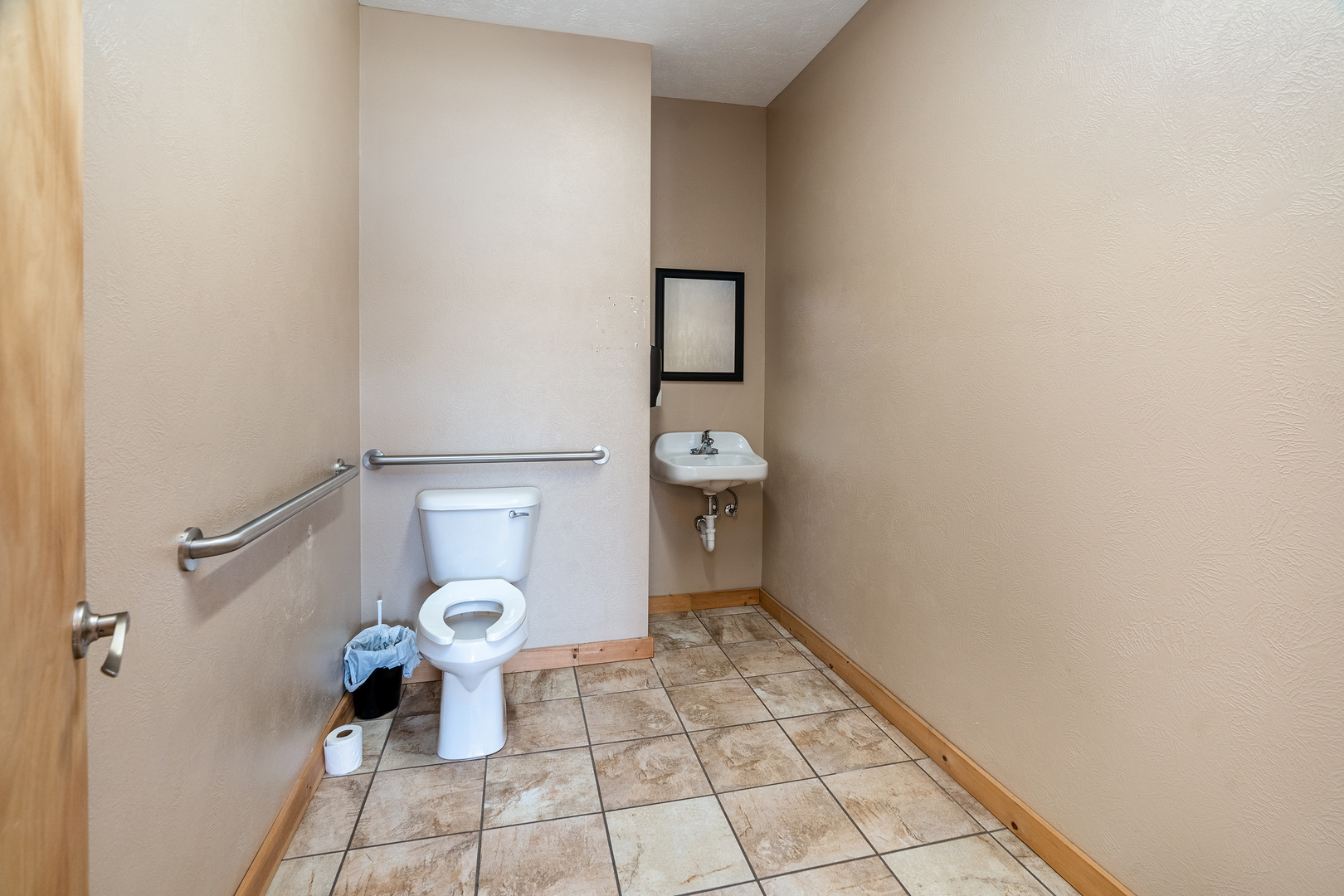 main property photo 7