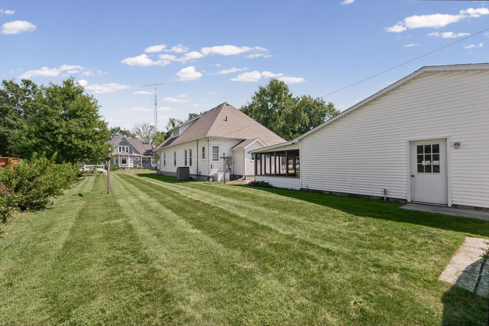 main property photo 38