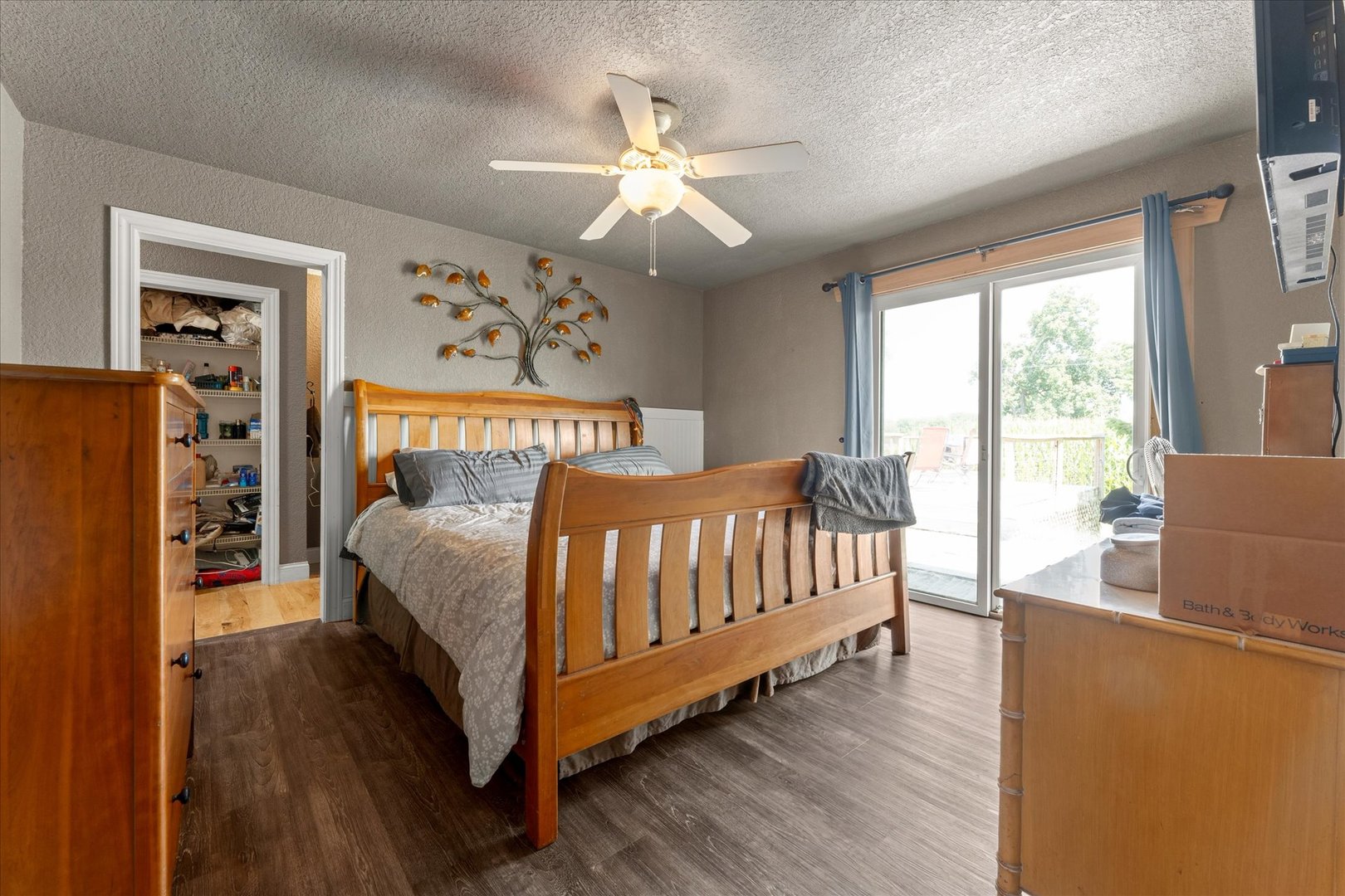 main property photo 22