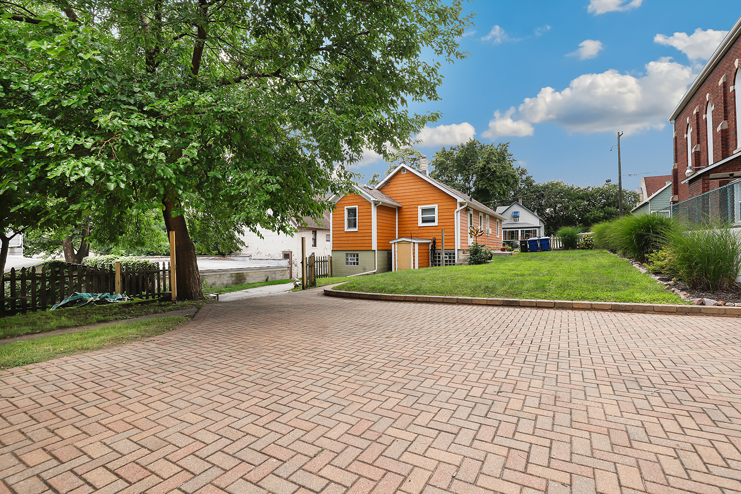main property photo 25